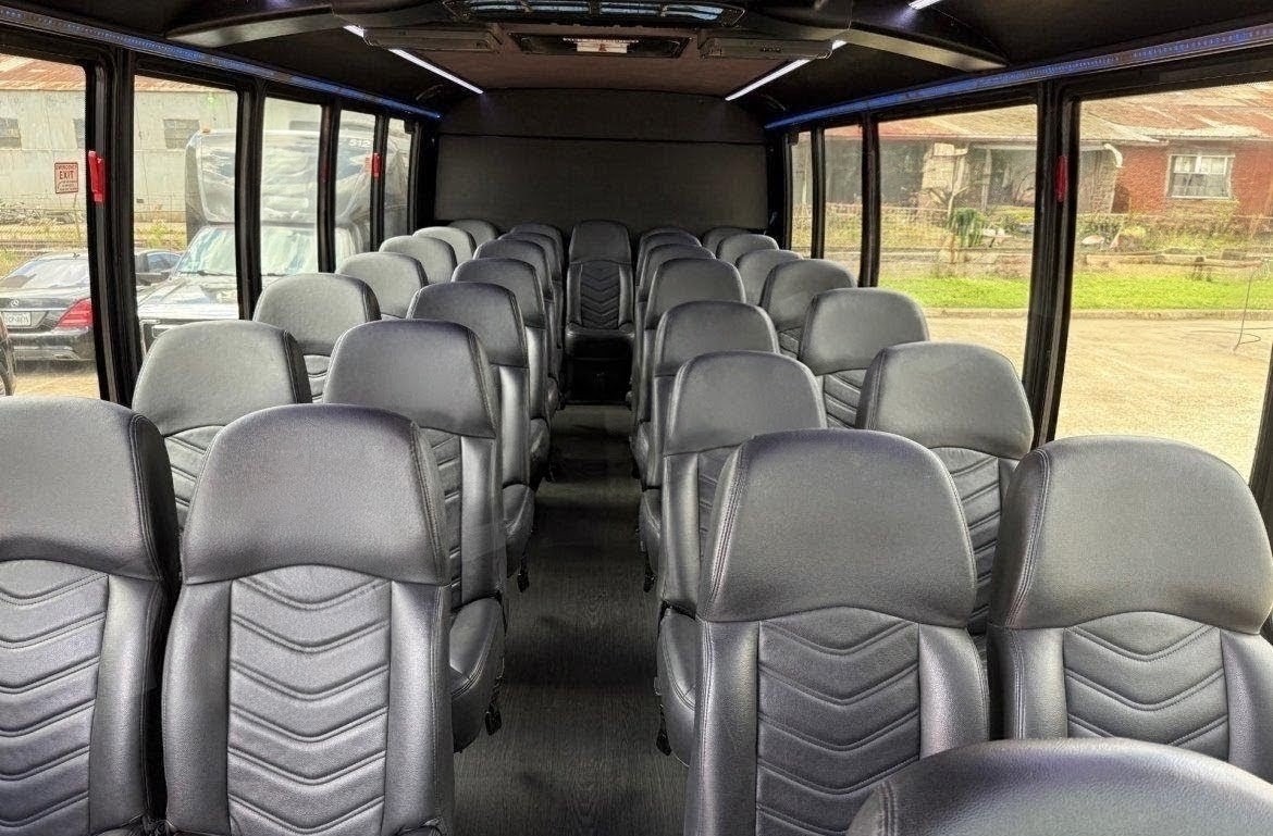 2016 Ford F550 GM33 Shuttle Bus