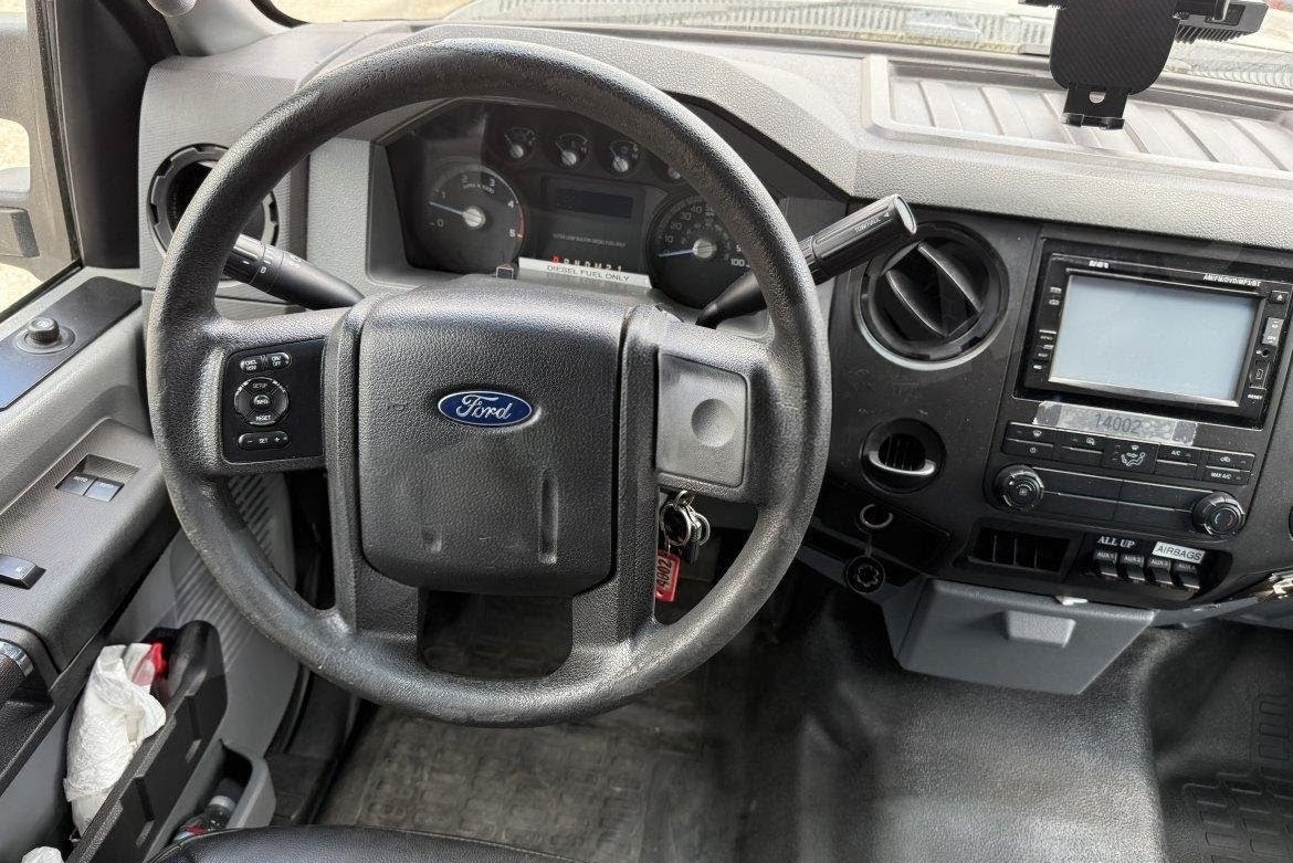 2016 Ford F550 GM33 Shuttle Bus