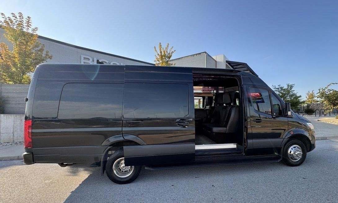 2023 Mercedes-Benz 14px Limo Van