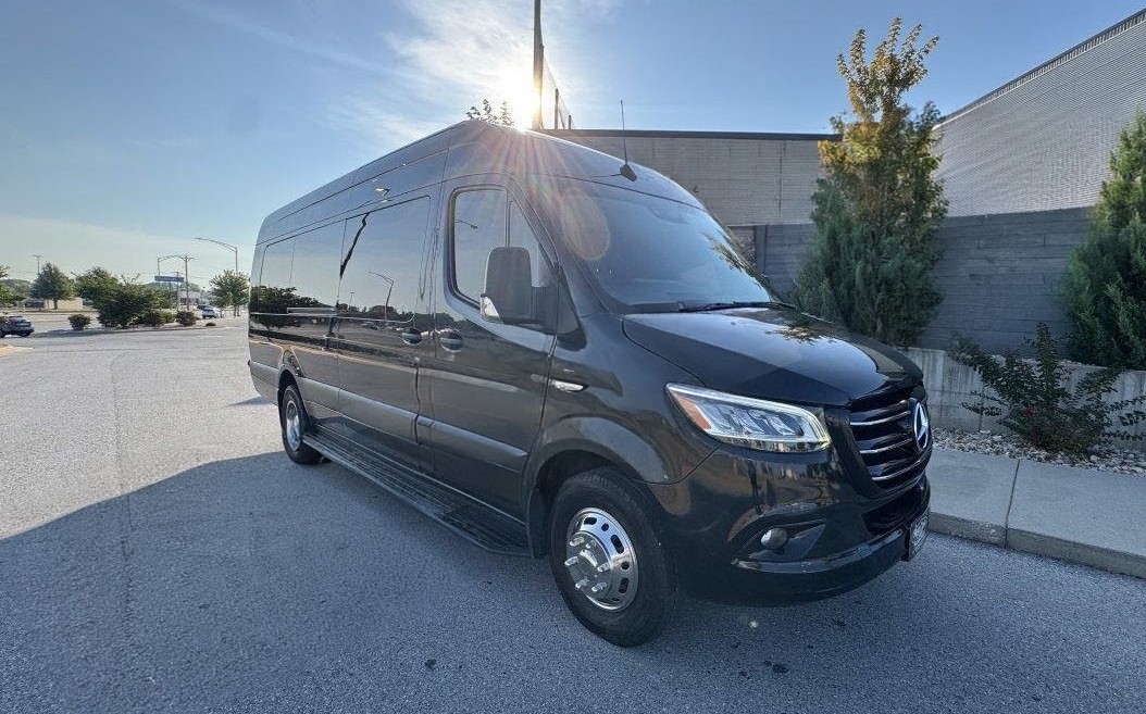 2023 Mercedes-Benz 14px Limo Van