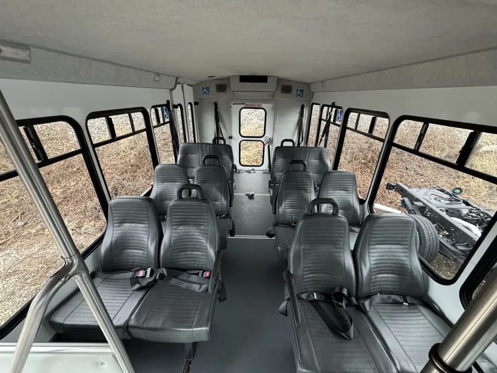 2019 Ford E-350 Shuttle bus