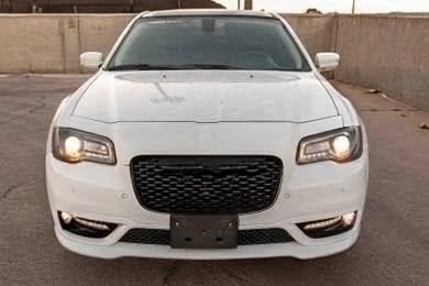 2021 Chrysler 300 12-Passenger 140-Inch Stretch Limousine