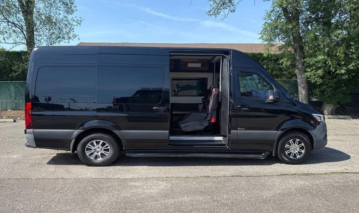 2021 Mercedes-Benz Sprinter – Luxury Executive Coach