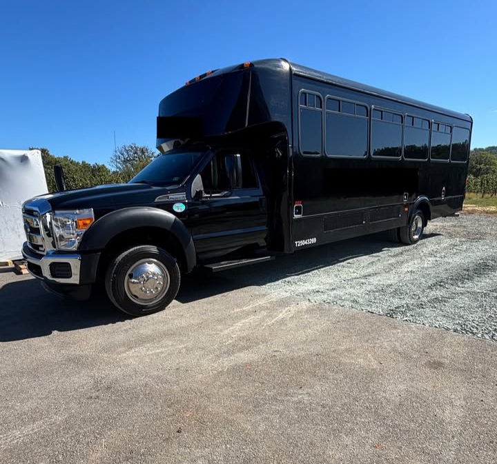 2016 Ford F-550 Shuttle Bus