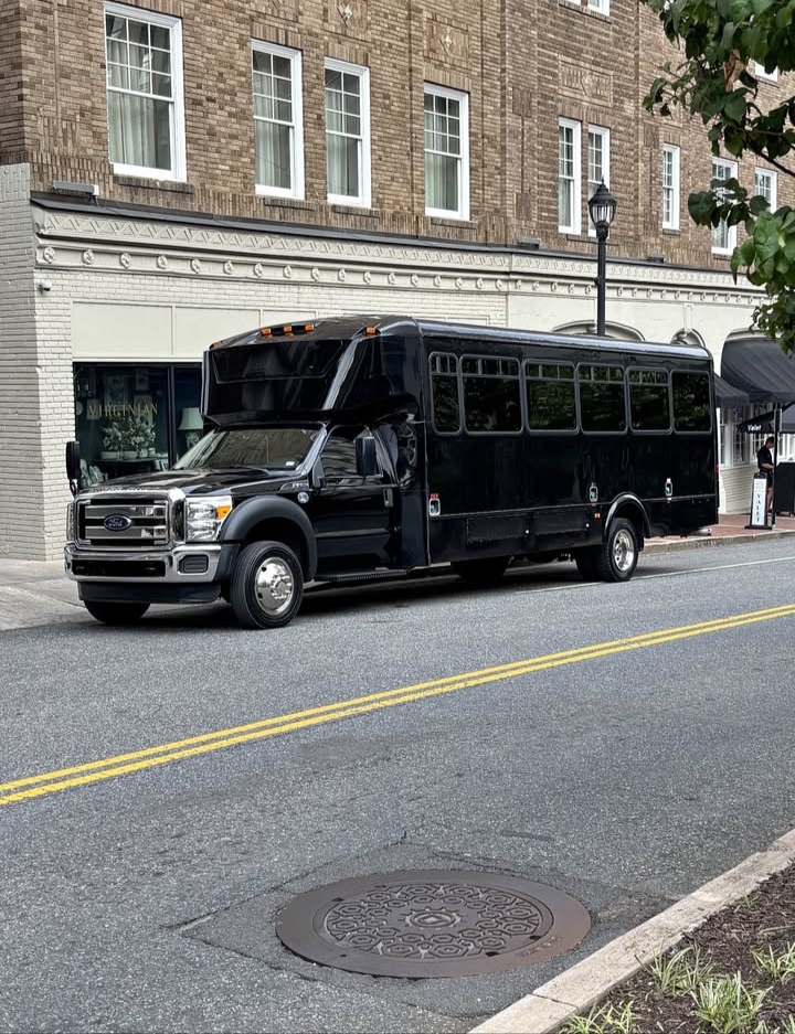 2016 Ford F-550 Shuttle Bus