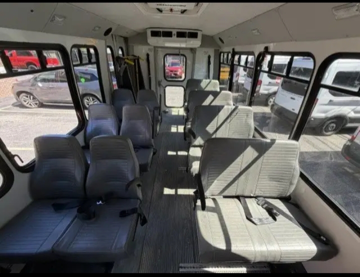 2012 Ford E-350 Shuttle Bus