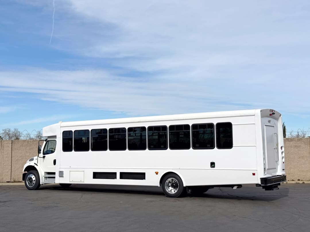 2023 Freightliner S2 106 - Shuttle Bus