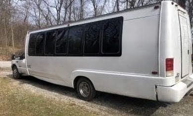 Premium 2003 Ford F-550 Krystal 21-Passenger Limo Bus