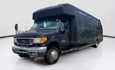 Luxury 18-Passenger 2007 Ford E-450 Limo Bus