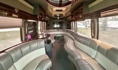 Luxury 18-Passenger 2007 Ford E-450 Limo Bus