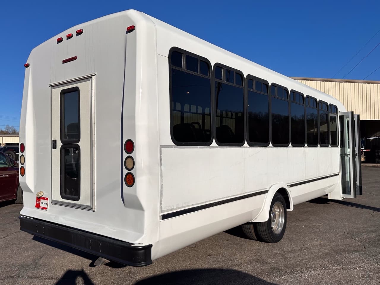 2012 Ford F-550 -Shuttle Bus