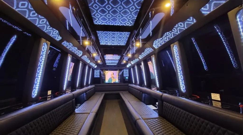 2018 Ford F-550 Executive Party Bus