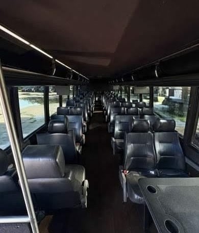 37-Passenger 2015 Freightliner GM 40 Commercial Shuttle Bus