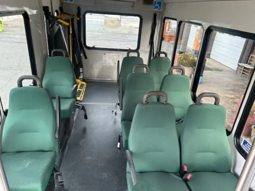 2012 Ford E350 Super Duty -Shuttle Bus