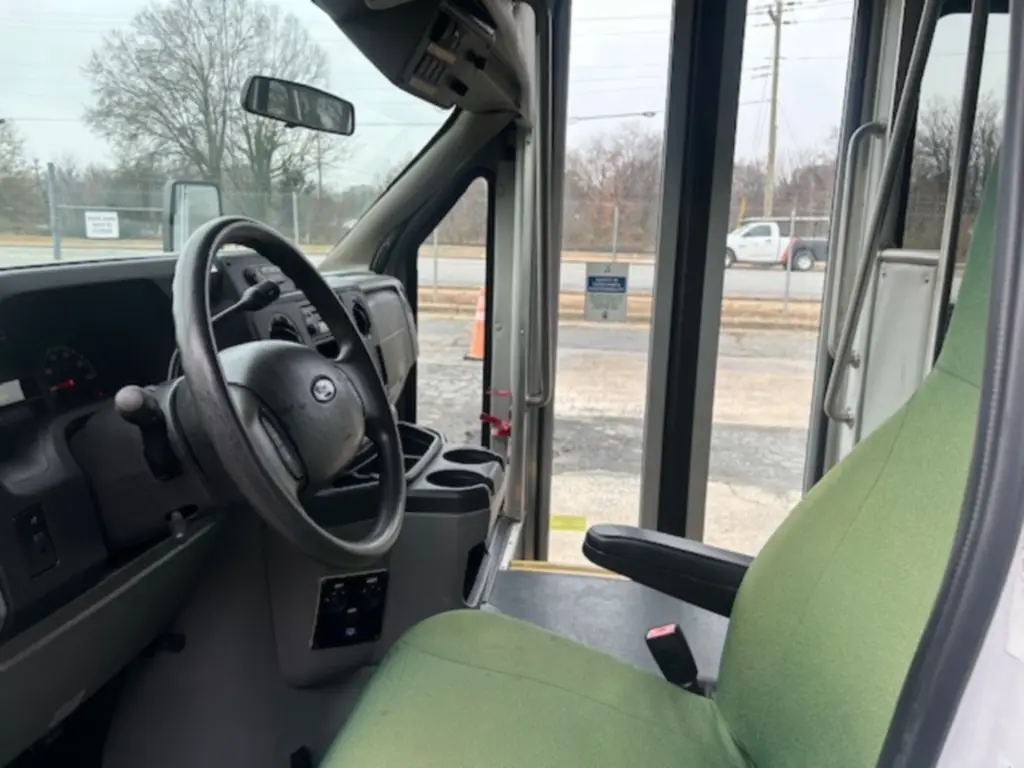 2012 Ford E350 Super Duty -Shuttle Bus