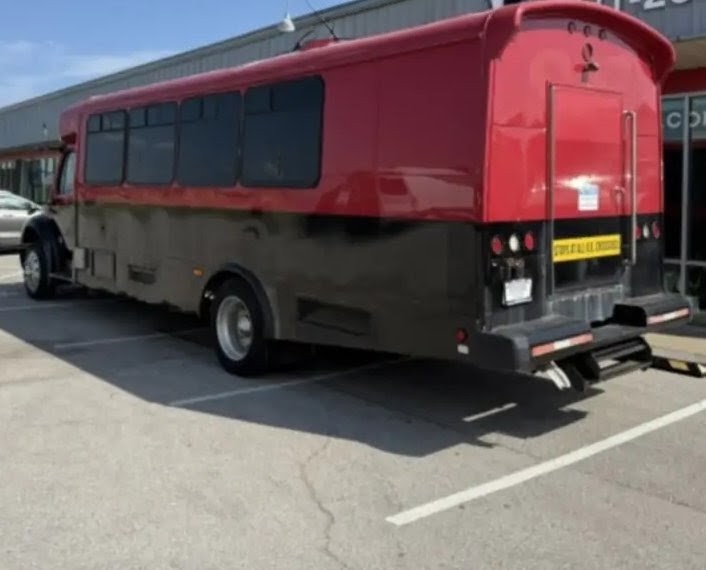 2014 Freightliner M2 106 -Shuttle Bus
