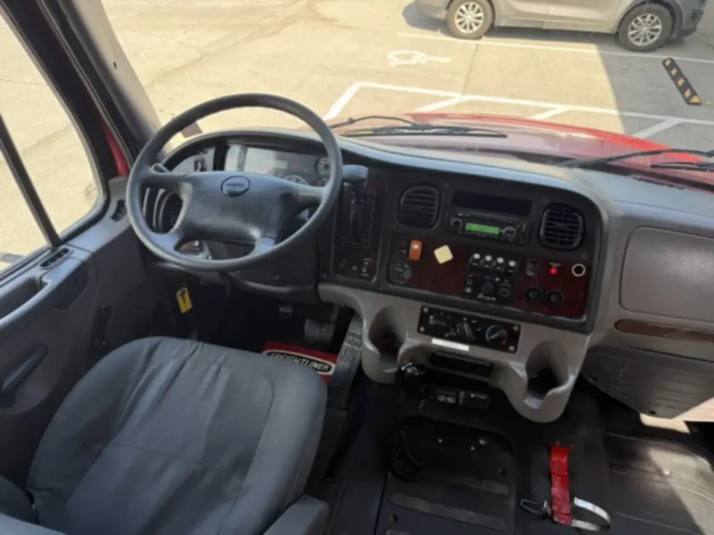 2014 Freightliner M2 106 -Shuttle Bus