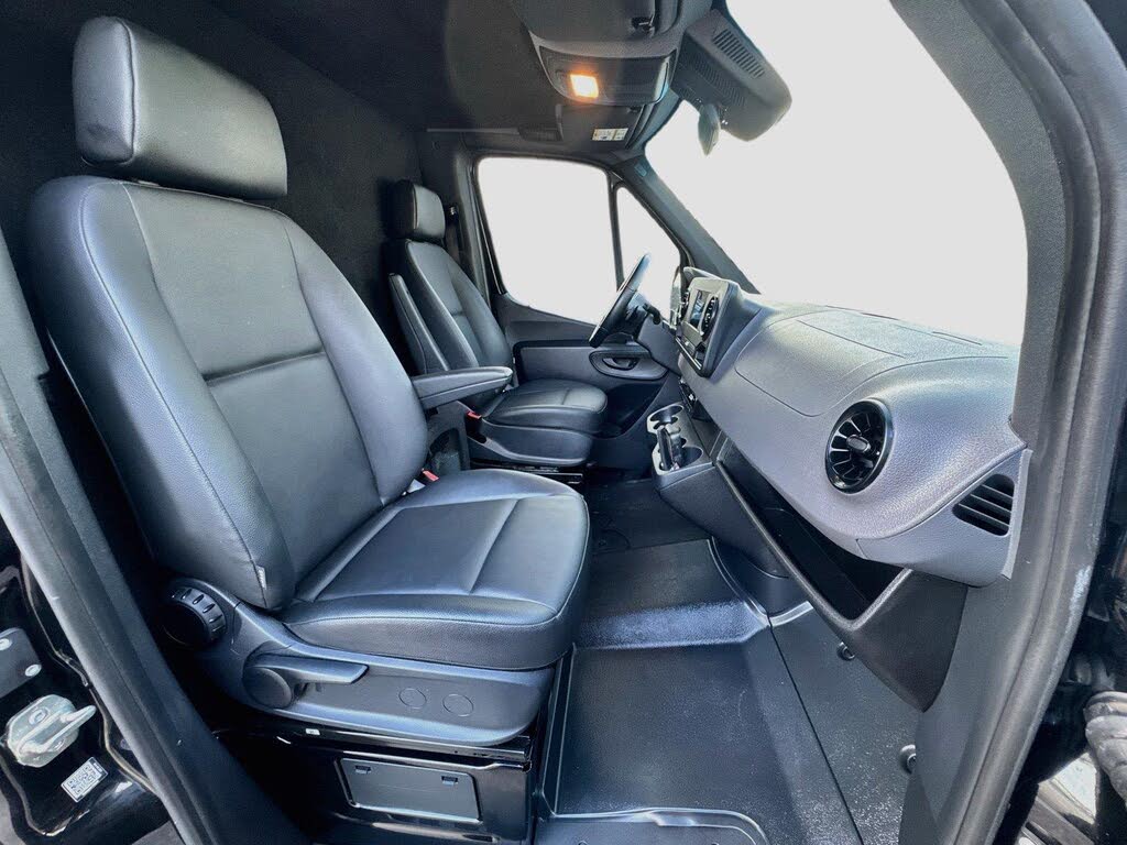 2022 Mercedes-Benz Sprinter 2500 170 High Roof Passenger Van RWD