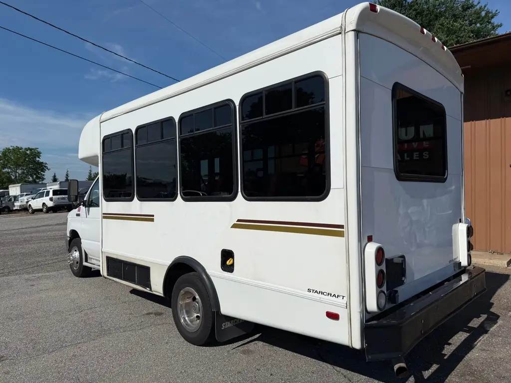 2008 Ford E-450 Shuttle bus