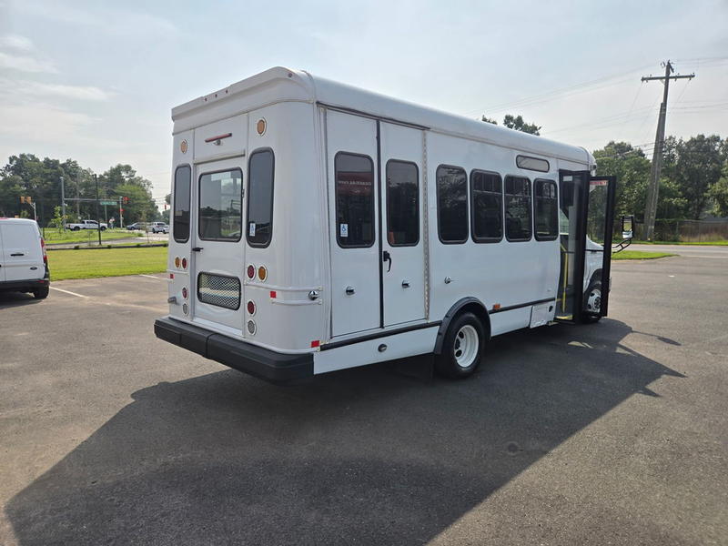 2024 Ford E-450 Shuttle Bus