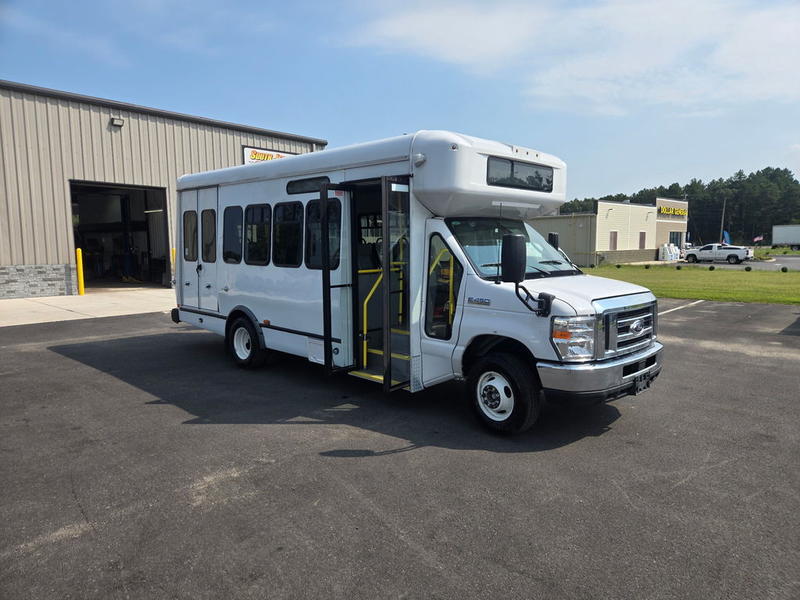 2024 Ford E-450 Shuttle Bus