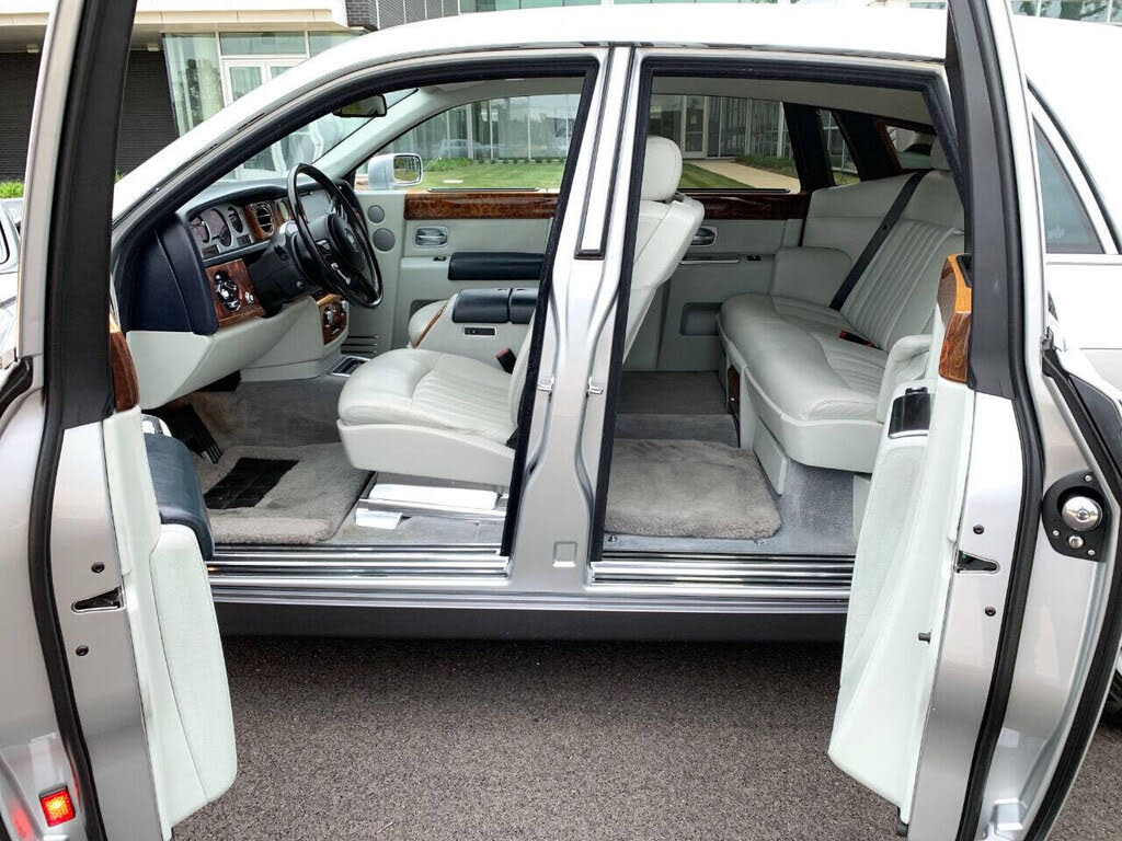 2004 Rolls-Royce Phantom Base -Sedan