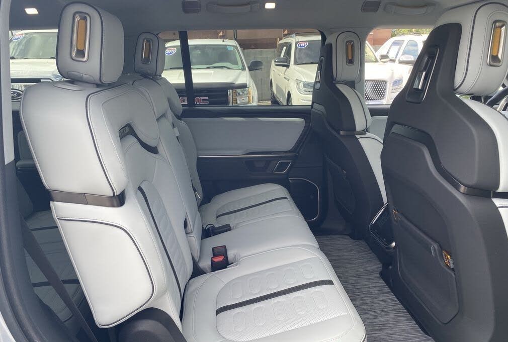 2024 Rivian R1S Adventure Dual Motor-SUV