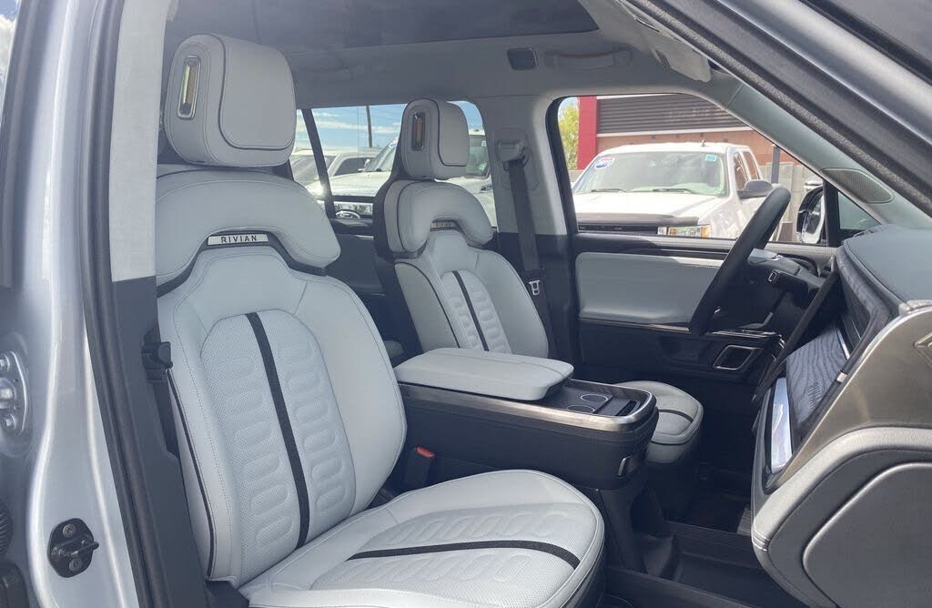 2024 Rivian R1S Adventure Dual Motor-SUV