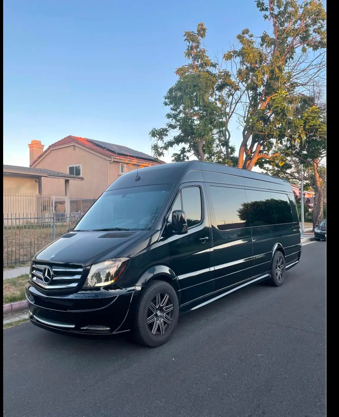 2014 Mercedes-Benz Sprinter 2500 Passenger Limo – Extended