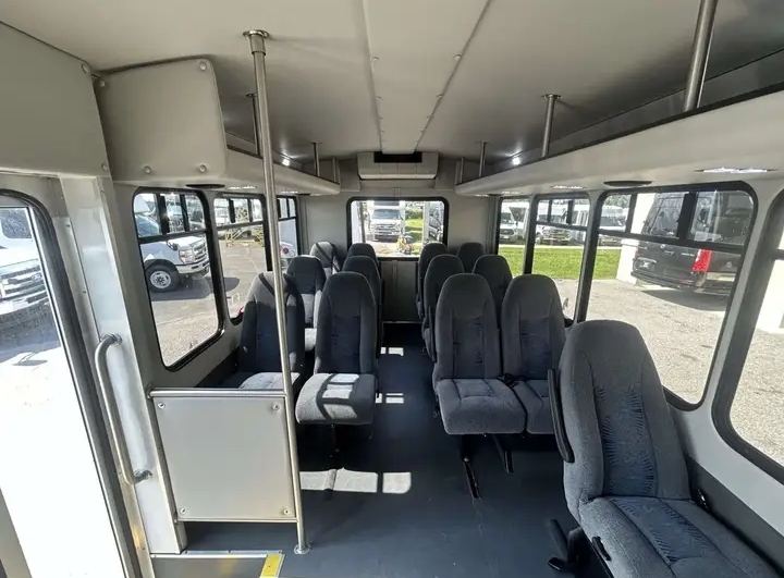 2018 StarCraft Allstar Ford E-350 Chasis Shuttle Bus