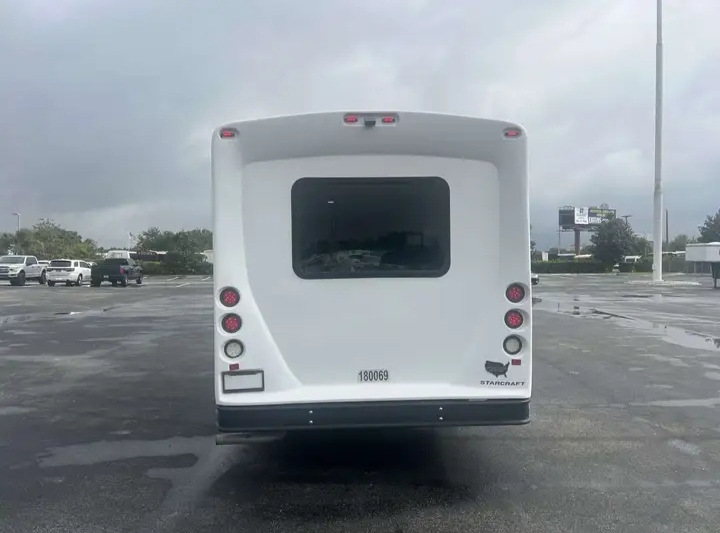 2018 StarCraft Allstar Ford E-350 Chasis Shuttle Bus