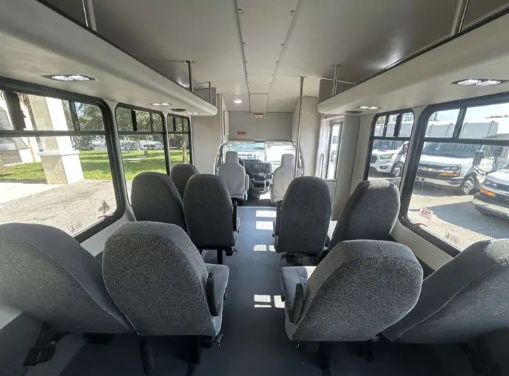 2018 StarCraft Allstar Ford E-350 Chasis Shuttle Bus