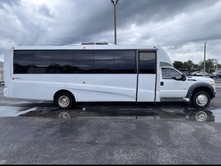 2014 Ford F-550 Shuttle Bus For Sale