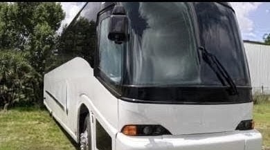2003 MCI J4500 Motorcoach – Strong Engine & Transmission
