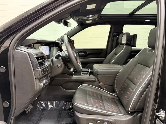 2025 GMC Yukon AT4 Ultimate 4WD – Premium V8 SUV