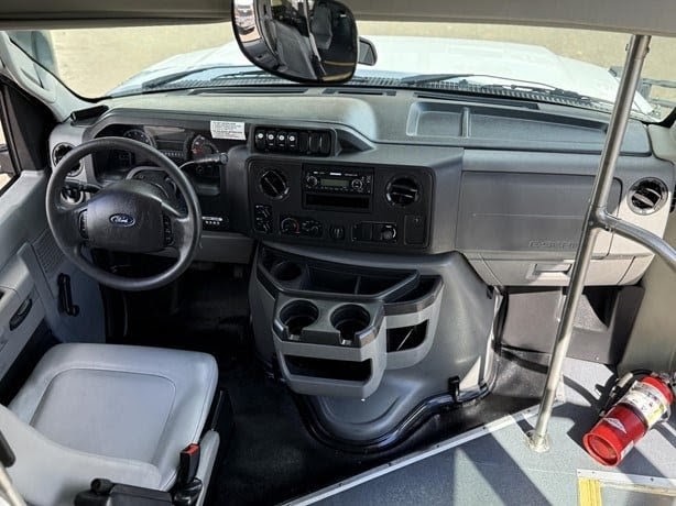 2016 Ford E-450 ElDorado Aerotech 220 Shuttle Bus