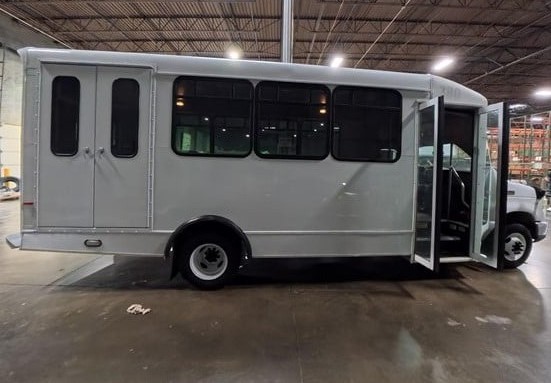 2014 Ford E450 Shuttle Bus
