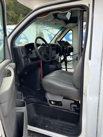 2004 Chevrolet 3500 -Shuttle Bus