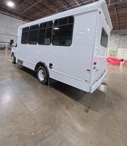 2014 Ford E450 Shuttle Bus