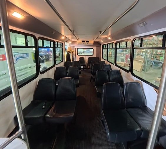 2014 Ford E450 Shuttle Bus