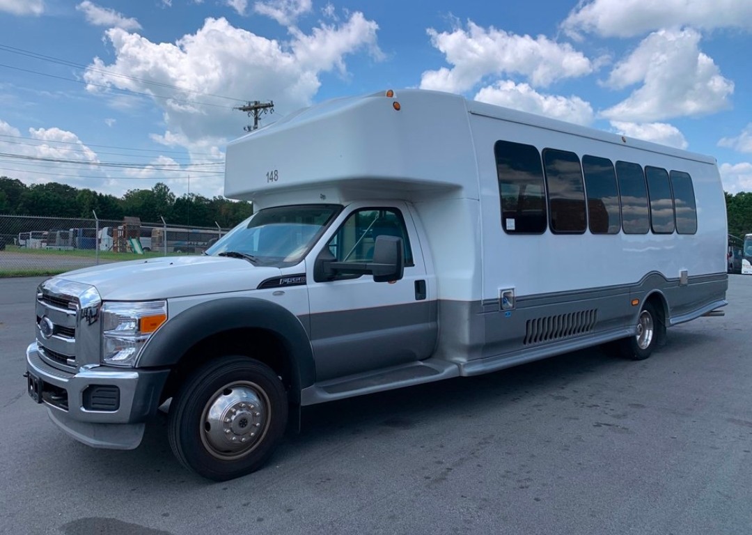2014 Ford F-550 Diesel Shuttle Bus with 25-Passenger Capacity