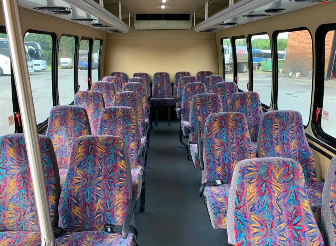 2014 Ford F-550 Diesel Shuttle Bus with 25-Passenger Capacity