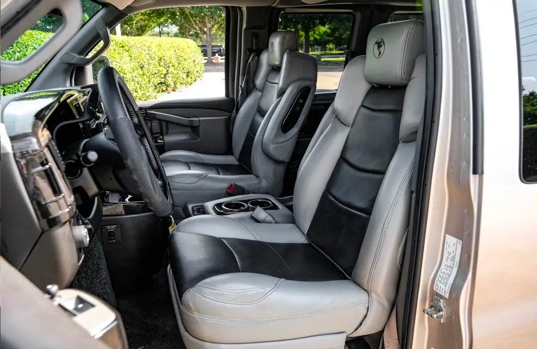 2021 Chevrolet Express 3500 Explorer Van with Premium Interior