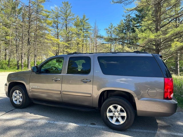 2014 GMC Yukon XL – Reliable V8-Powered SUV