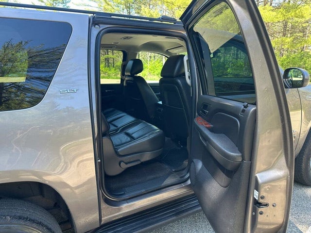 2014 GMC Yukon XL – Reliable V8-Powered SUV