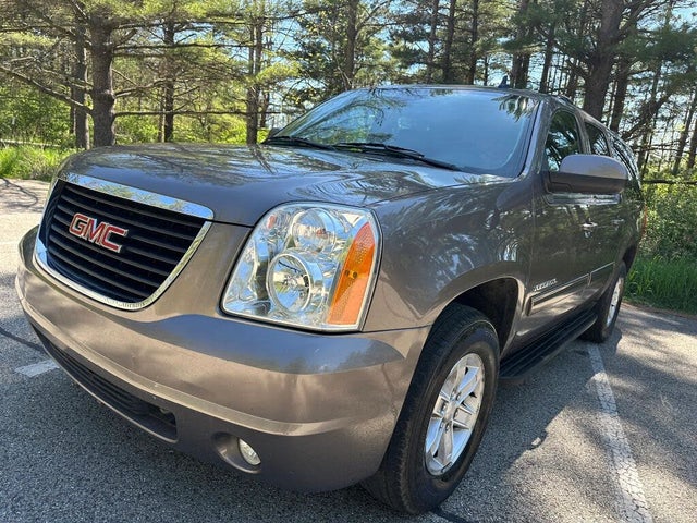 2014 GMC Yukon XL – Reliable V8-Powered SUV