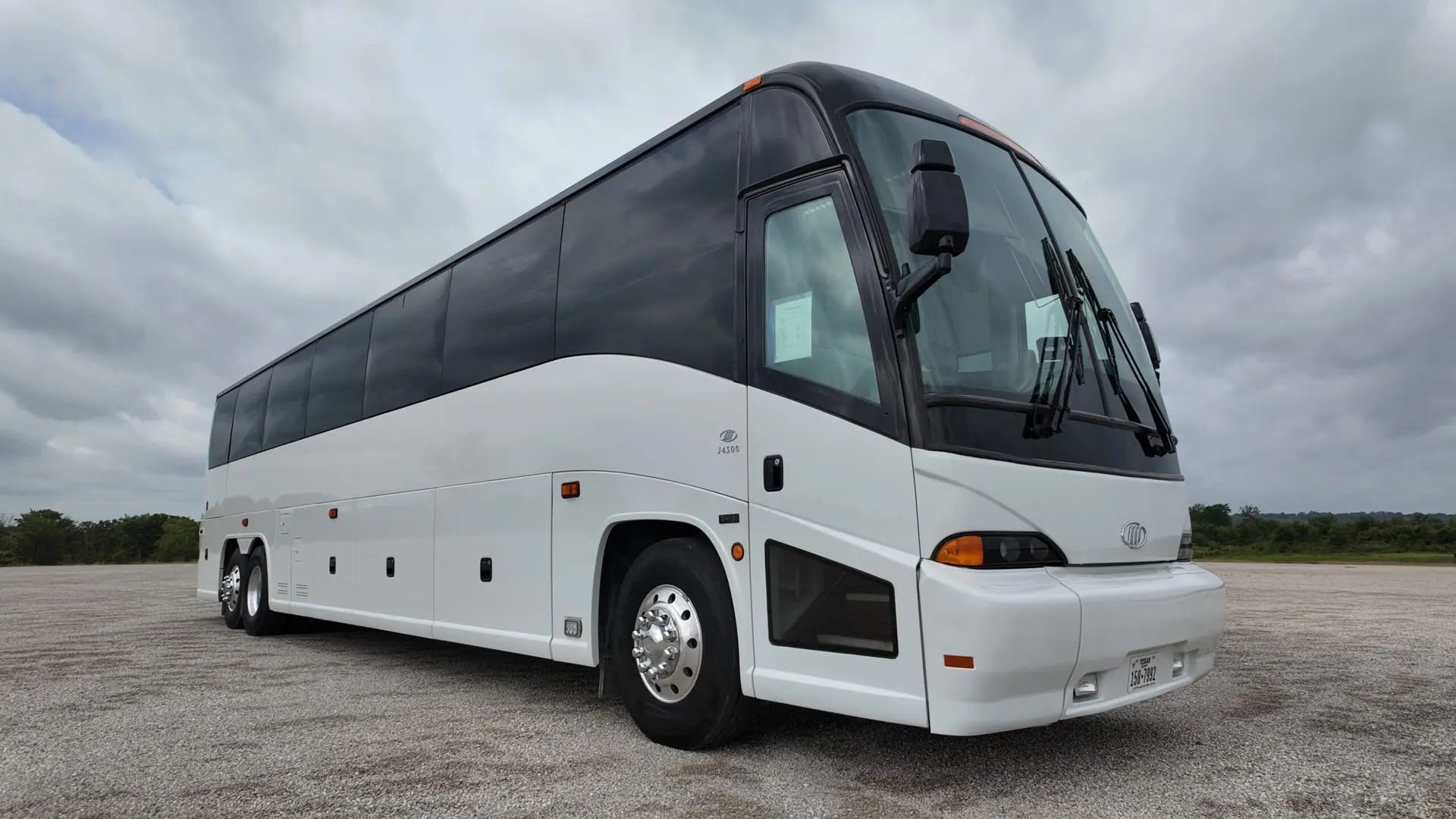 2011 MCI J4500 Charter Bus