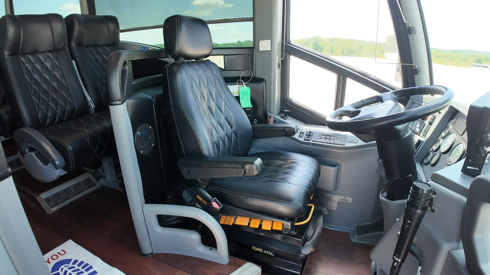 2011 MCI J4500 Charter Bus
