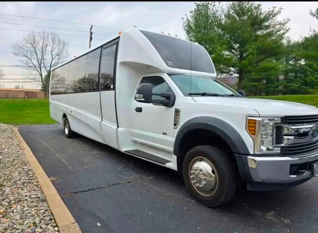2020 Ford F-550 Premium 32-Passenger Shuttle Bus