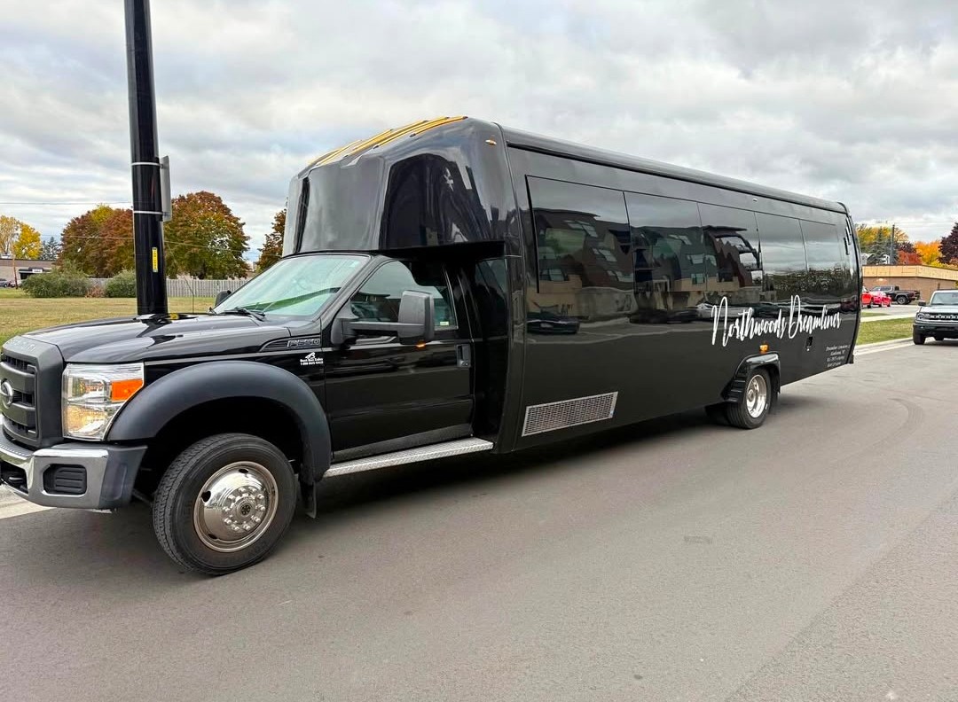2016 Ford F-550 Custom Limo Bus with Luxury Interior
